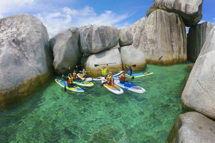 Paket One Day Tour Belitung Stand Up Paddle Board