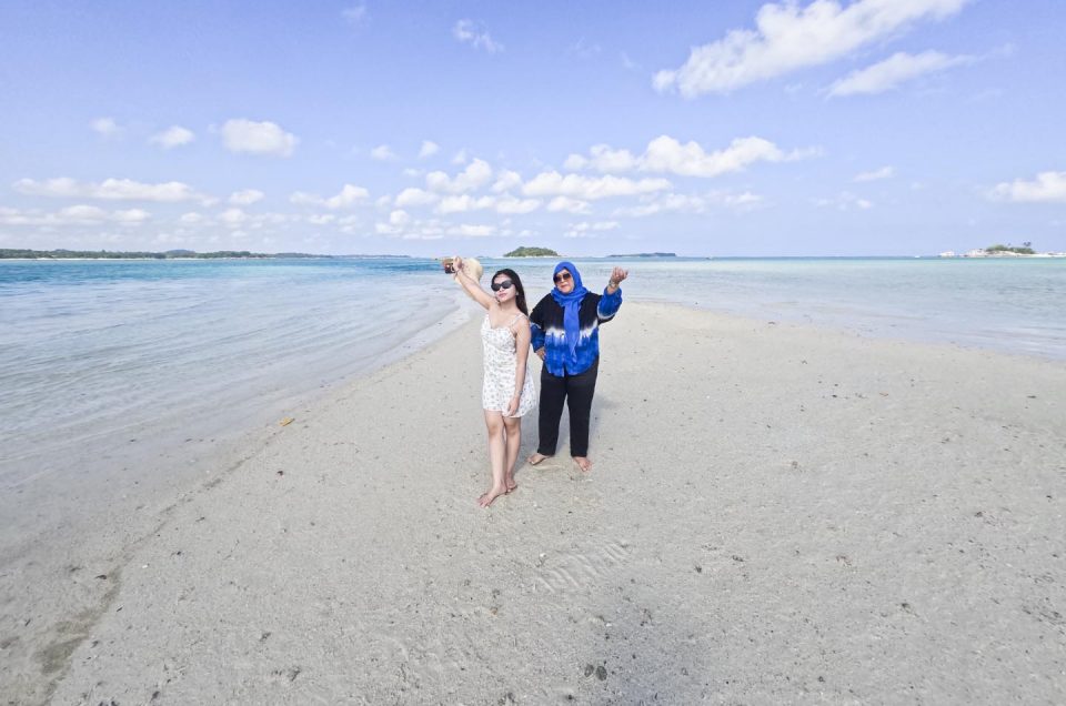Paket One Day Tour Island Hopping Belitung: Liburan Singkat yang Tak Terlupakan