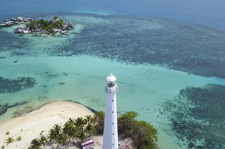 Destinasi Wisata Belitung Dari Udara: Footage Keren Untuk Postingan Aesthetic Viralmu