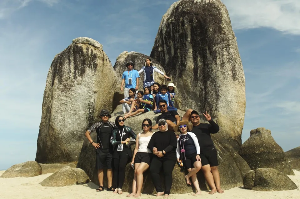 Island Hopping Belitung: Pilihan Liburan Keluarga yang Seru dan Aman