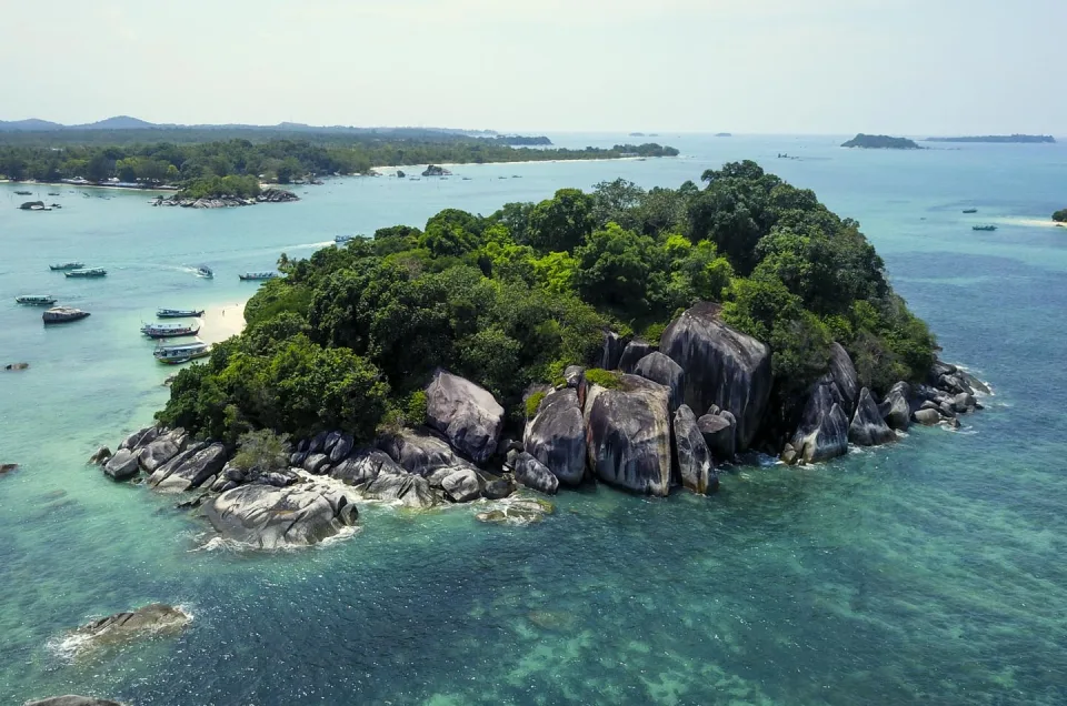 Paket Tour Belitung Dengan Island Hopping Terbaik: Jelajahi Pulau-Pulau Eksotis